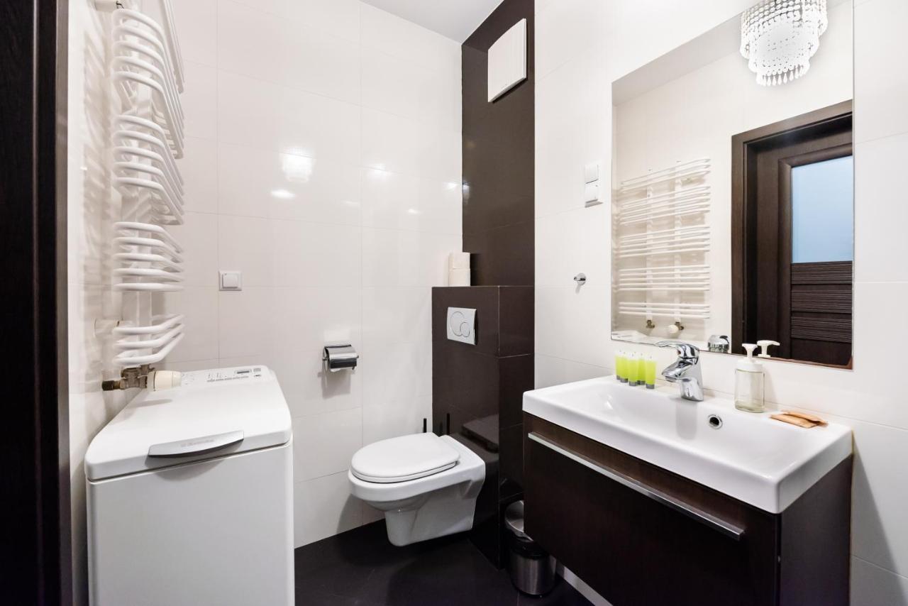 Wola Pleasure Place Apartment Warsaw Exterior photo